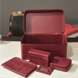 Estée Lauder 5 pieces Elegant Red Travel Organizer Set